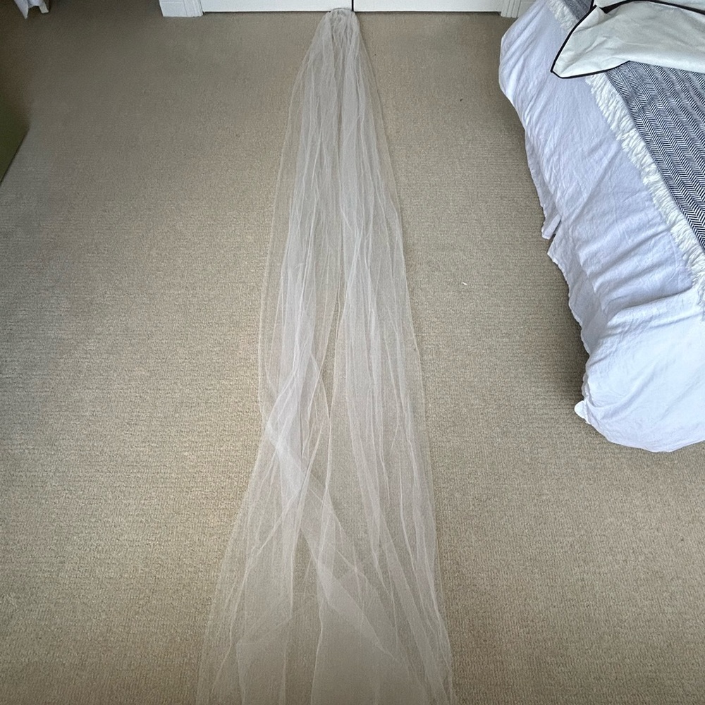 Monique Lhuillier Wedding Veil